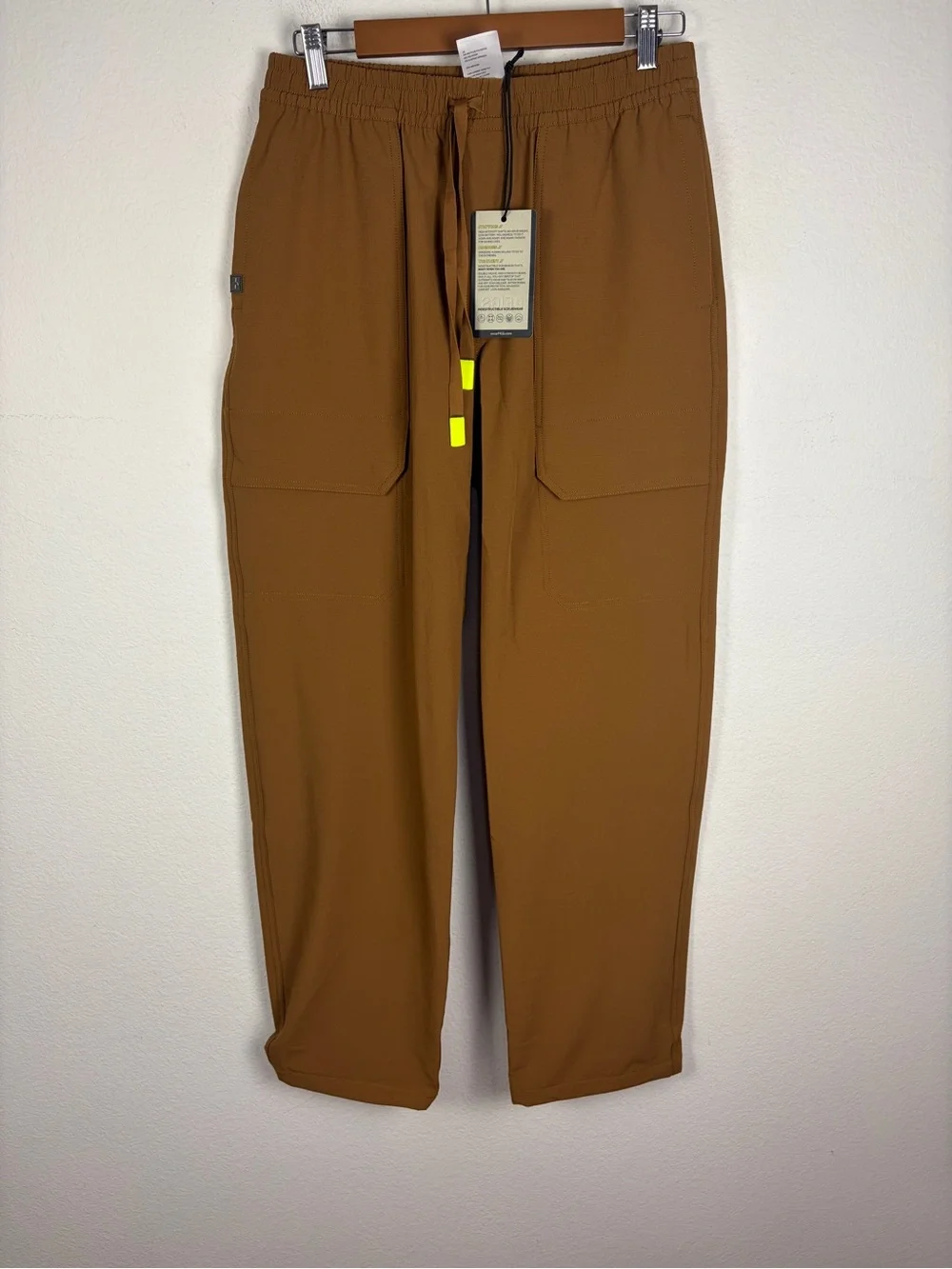 Figs Indestructible Cargo Scrub Pant in Earth Brown Men Small Tall New with Tags